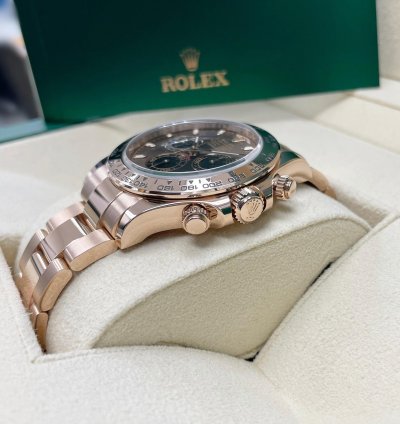 Rolex Daytona Unworn Complete Set Daytona 116505 Chocolate Index Dial Rose Gold Oyster Bracelet 40mm