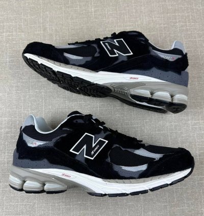 New Balance 2002r Protection Pack Black