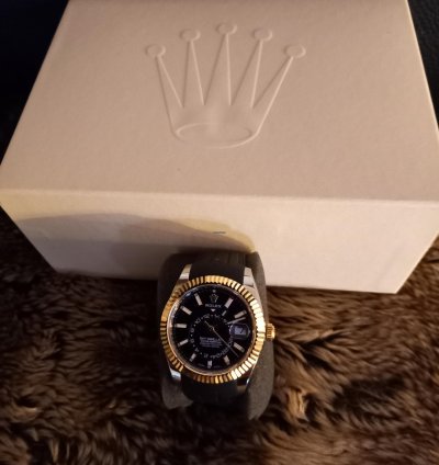 Rolex Sky-dweller Ungetragene Tresoruhr Incl Zus Tzl Rubber Band Schwarz