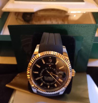 Rolex Sky-dweller Ungetragene Tresoruhr Incl Zus Tzl Rubber Band Schwarz