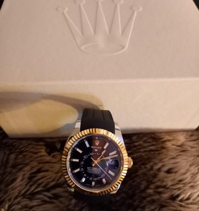 Rolex Sky-dweller Ungetragene Tresoruhr Incl Zus Tzl Rubber Band Schwarz
