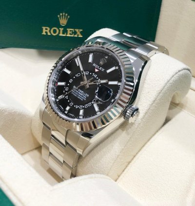 Rolex Sky-dweller Unworn 326934 Sky-dweller Black Dial Stainless Steel 42mm Oyster Bracelet