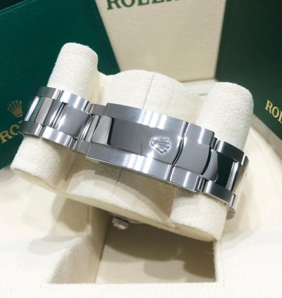 Rolex Sky-dweller Unworn 326934 Sky-dweller Black Dial Stainless Steel 42mm Oyster Bracelet