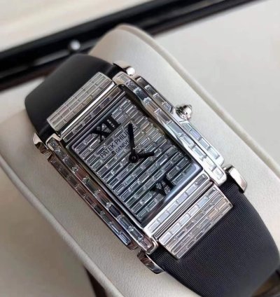 Patek Philippe White Gold Diamond Quartz Watch 25x30mm 4911g-001