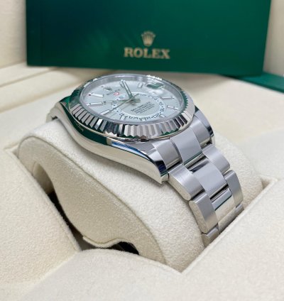 Rolex Sky-dweller Unworn 326934 Sky-dweller White Dial Stainless Steel 42mm Oyster Bracelet