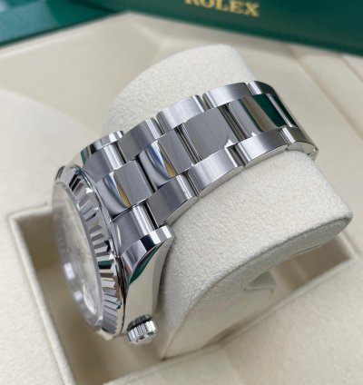 Rolex Sky-dweller Unworn 326934 Sky-dweller White Dial Stainless Steel 42mm Oyster Bracelet