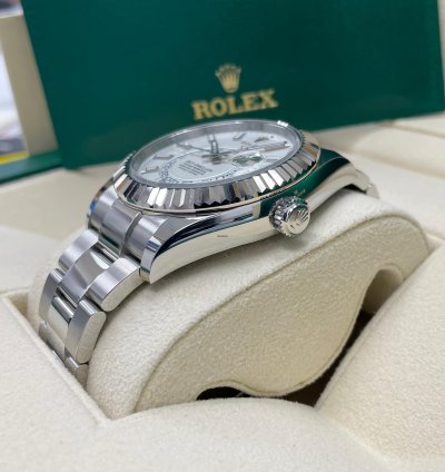 Rolex Sky-dweller Unworn 326934 Sky-dweller White Dial Stainless Steel 42mm Oyster Bracelet
