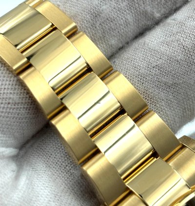 Rolex Daytona Unworn Cosmograph Daytona 40mm Champagne Dial Yellow Gold 126508 Box Papers 2024