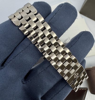 Patek Philippe World Time 2017 Mint Papers 18k White Gold On Bracelet World Time 5130g-011