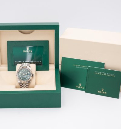 Rolex Sky-dweller Unworn Rolex Skydweller 42mm 336934-0002 Green On Jubilee 2025