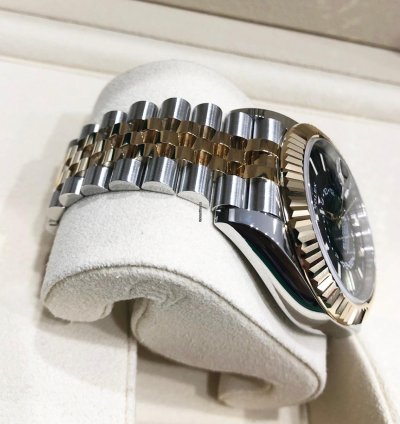 Rolex Sky-dweller Unworn Sky Dweller Two Tone Yellow 326933 Black Index Dial Jubilee Bracelet 42mm