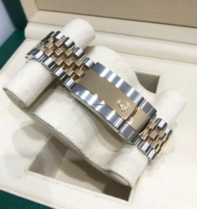 Rolex Sky-dweller Unworn Sky Dweller Two Tone Yellow 326933 Black Index Dial Jubilee Bracelet 42mm