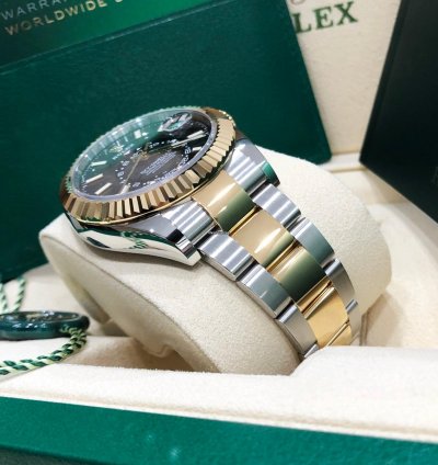 Rolex Sky-dweller Unworn Sky Dweller Two Tone Yellow 326933 Black Index Dial Oyster Bracelet