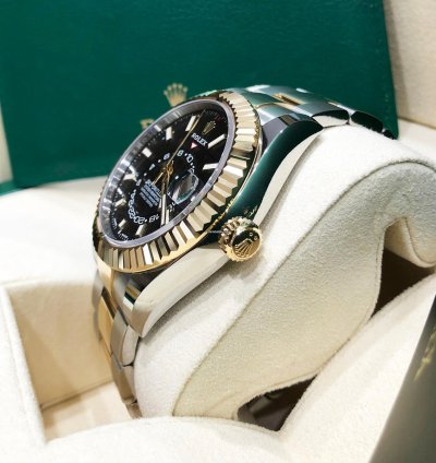 Rolex Sky-dweller Unworn Sky Dweller Two Tone Yellow 326933 Black Index Dial Oyster Bracelet