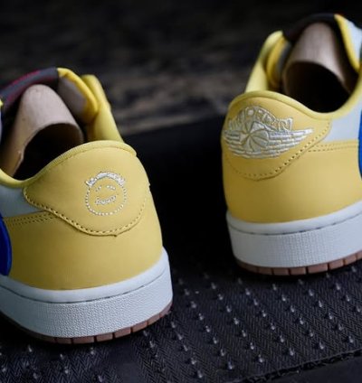 Jordan 1 Retro Low Og Sp Travis Scott Canary womens