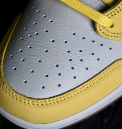 Jordan 1 Retro Low Og Sp Travis Scott Canary womens