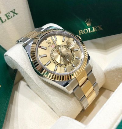 Rolex Sky-dweller Unworn Sky-dweller 326933 Oyster Bracelet 42mm Champagne Dial Two Tone Yellow Gold