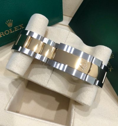 Rolex Sky-dweller Unworn Sky-dweller 326933 Oyster Bracelet 42mm White Dial Two Tone Yellow Gold