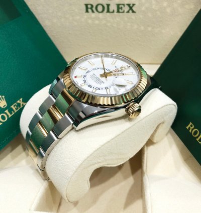 Rolex Sky-dweller Unworn Sky-dweller 326933 Oyster Bracelet 42mm White Dial Two Tone Yellow Gold