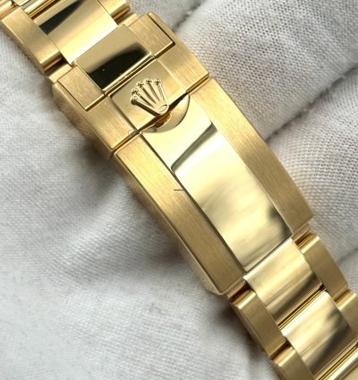Rolex Daytona Unworn Cosmograph Daytona 40mm White Dial Yellow Gold Bracelet 126508 Box Papers 2024