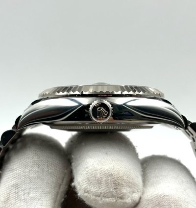 Rolex Sky-dweller Unworn Sky-dweller 42mm Black Dial Jubilee Bracelet 336934 Box Papers 2025