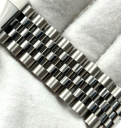 Rolex Sky-dweller Unworn Sky-dweller 42mm Black Dial Jubilee Bracelet 336934 Box Papers 2025