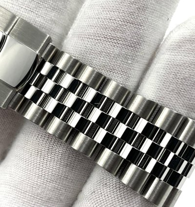 Rolex Sky-dweller Unworn Sky-dweller 42mm Blue Dial Jubilee Bracelet 336934 Box Papers 2024