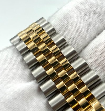 Rolex Sky-dweller Unworn Sky-dweller 42mm Champagne Dial Two Tone Jubilee Bracelet 336933 Box Papers 2025