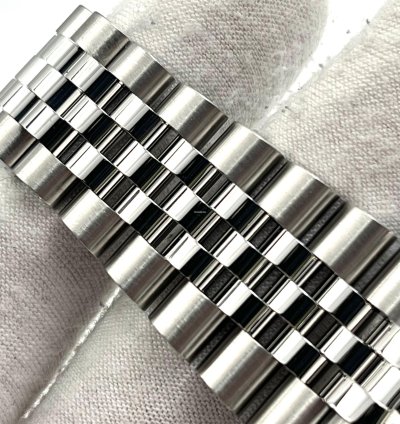 Rolex Sky-dweller Unworn Sky-dweller 42mm Green Dial Jubilee Bracelet 336934 Box Papers 2025