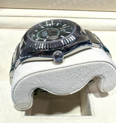 Rolex Sky-dweller Unworn Sky-dweller 42mm Green Dial Oyster Bracelet 336934 2025