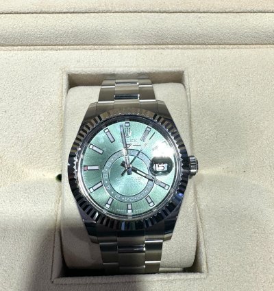 Rolex Sky-dweller Unworn Sky-dweller 42mm Green Dial Oyster Bracelet 336934 2025