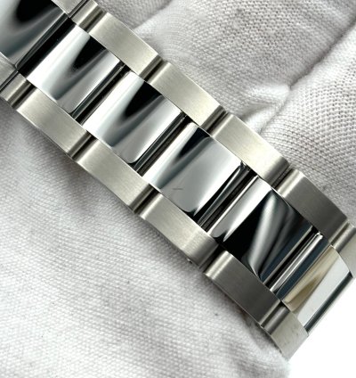Rolex Sky-dweller Unworn Sky-dweller 42mm Green Dial Oyster Bracelet 336934 Box Papers 2025