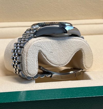 Rolex Sky-dweller Unworn Sky-dweller White Dial Jubilee Bracelet 326934