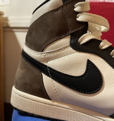 Nike Air Jordan 1 Retro High Dark Mocha