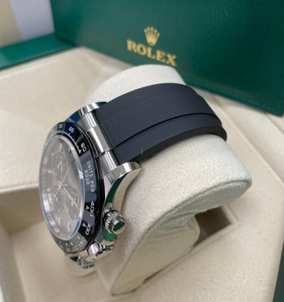 Rolex Daytona Unworn Daytona 116519 White Gold Silver Dial Black Sundials Oysterflex Rubber Strap