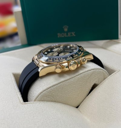 Rolex Daytona Unworn Daytona 126518 Yellow Gold 40mm Black Diamond Dial Black Oysterflex Rubber
