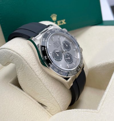 Rolex Daytona Unworn Daytona 126519 White Gold Silver Dial Black Sundials Oysterflex Rubber Strap