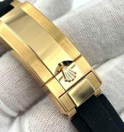 Rolex Daytona Unworn Daytona 40mm Champagne Dial Yellow Gold Oysterflex 126518ln Box Papers 2024
