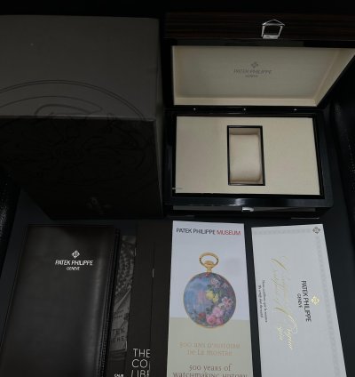 Patek Philippe World Time 5231j-001 18k Yellow Gold 38 5mm Watch - 2019