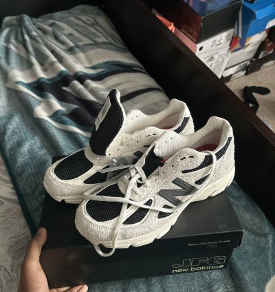 New Balance 990