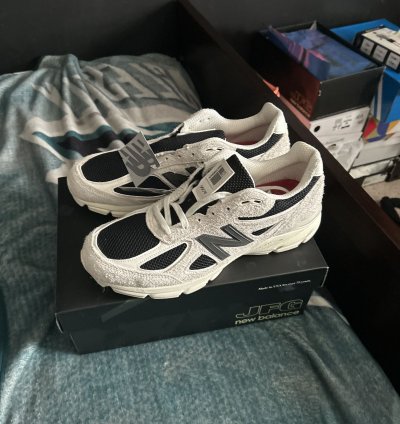 New Balance 990