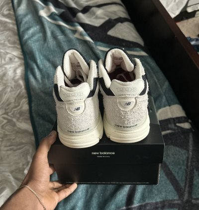 New Balance 990