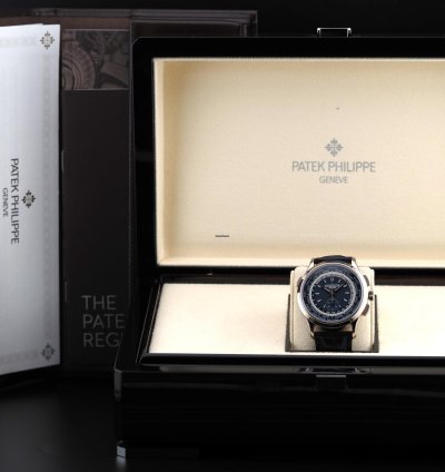 Patek Philippe World Time Chronograph 39 5 Full Set World Time Chronograph 5930g-010