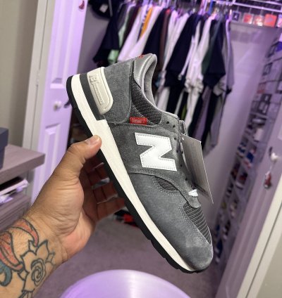 New Balance 990v1