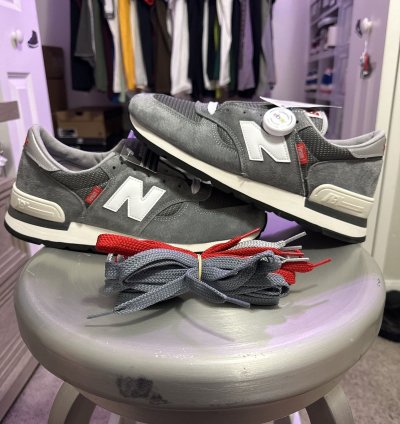 New Balance 990v1