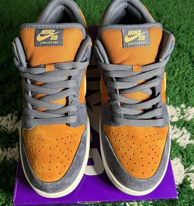 Dunk Low Sb Light Carbon Monarch
