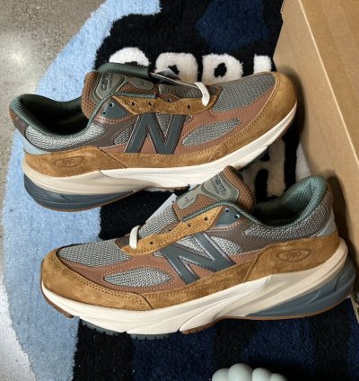 New Balance 990v2 Carhartt