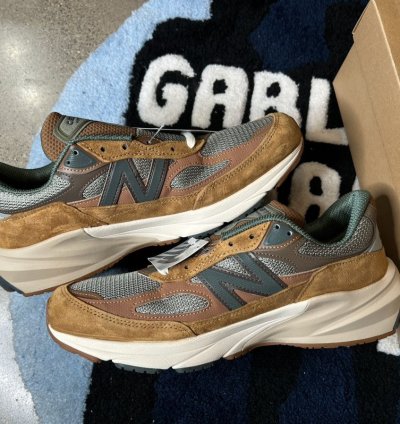 New Balance 990v2 Carhartt