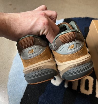 New Balance 990v2 Carhartt