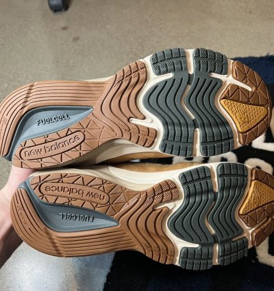 New Balance 990v2 Carhartt